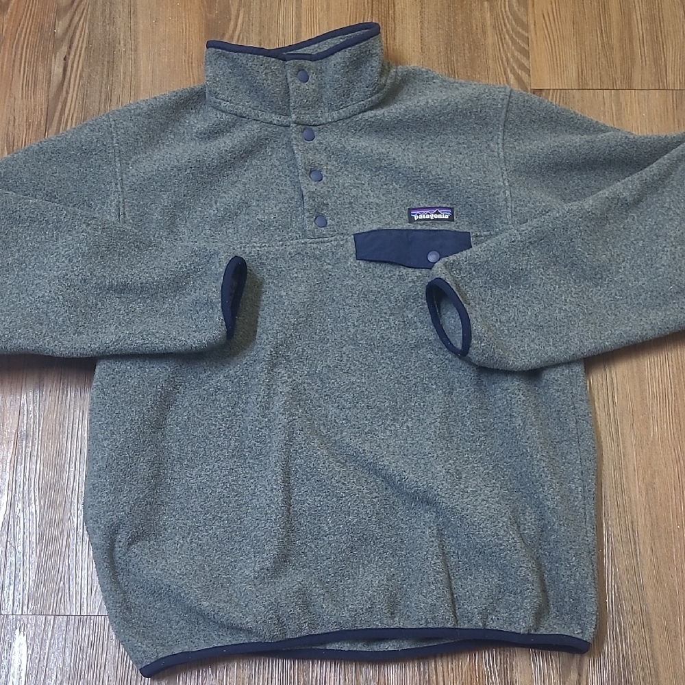 Patagonia Women's Green Snap-T Fleece Pullover used good condition